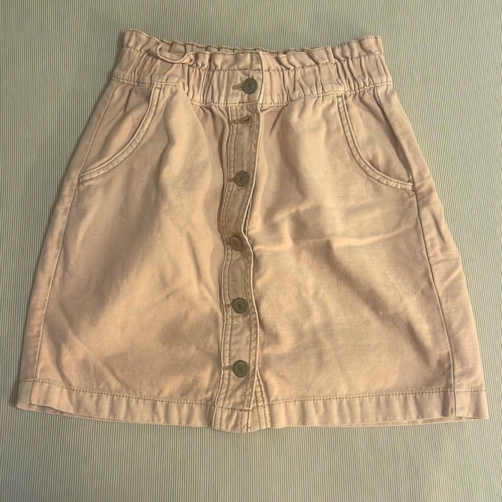 Dusty rose colored. Worn once. Great shape